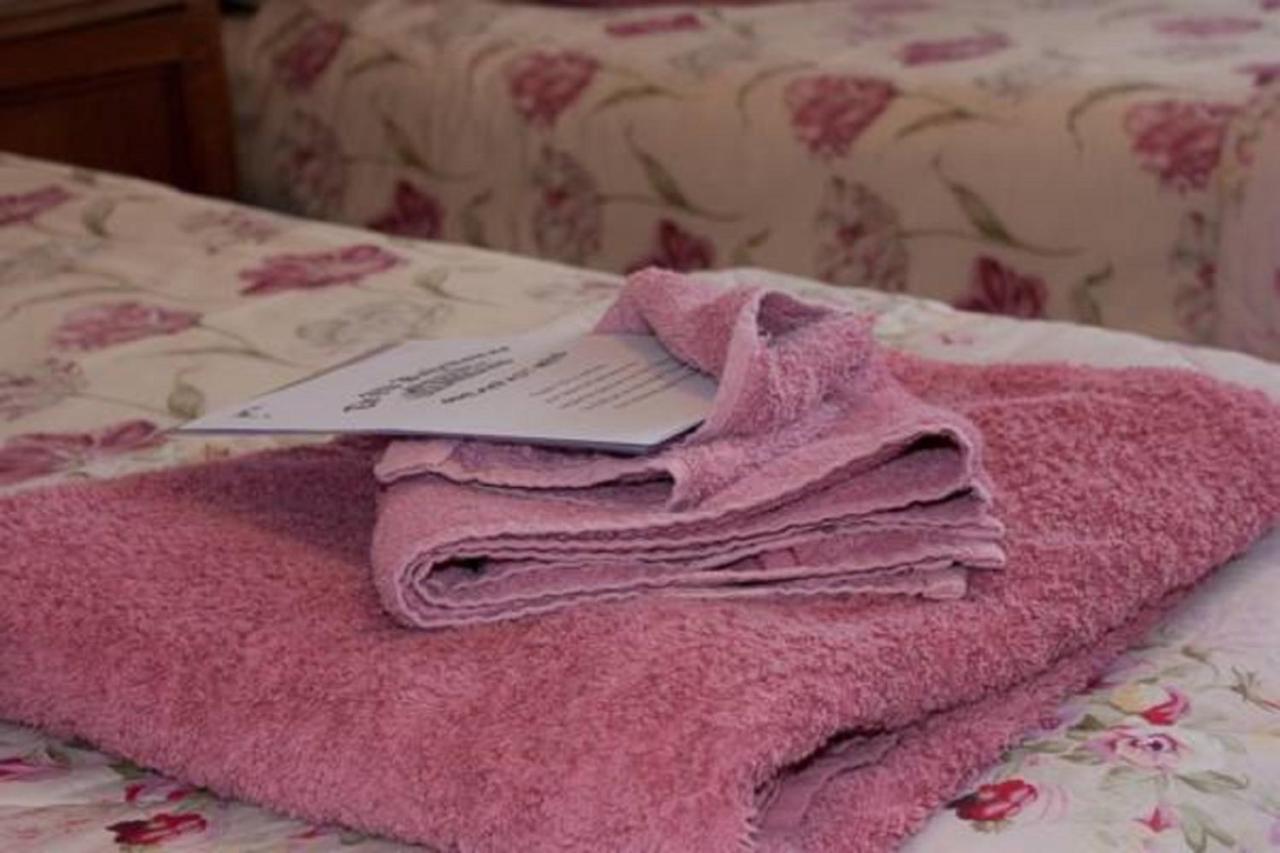 The Old Bakehouse Bed & Breakfast Colyton Oda fotoğraf